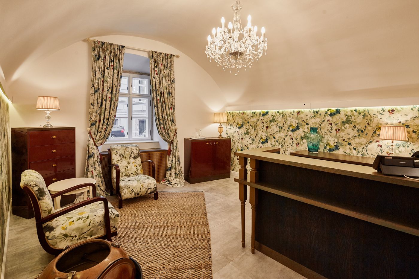 Maison-Bistro---Hotel-Lobby-4