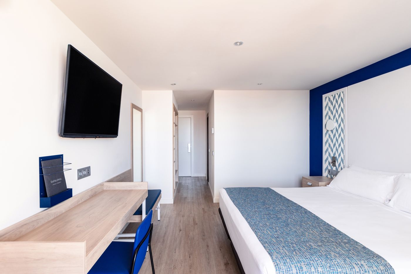 Catalonia-Oro-Negro-Room-21