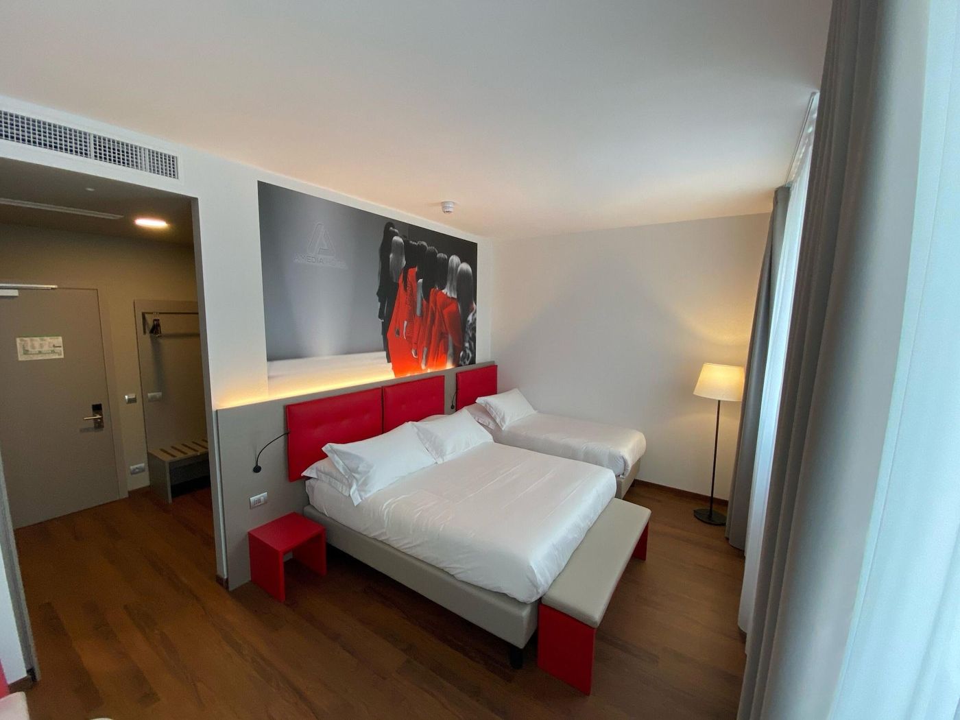 Amedia-Hotel-Mailand-a-Trademark-by-Wyndham-Room-28