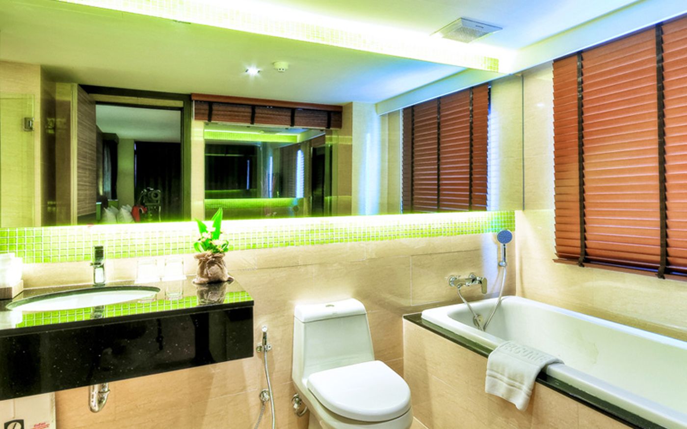 Mida-Hotel-Ngamwongwan-Room-18