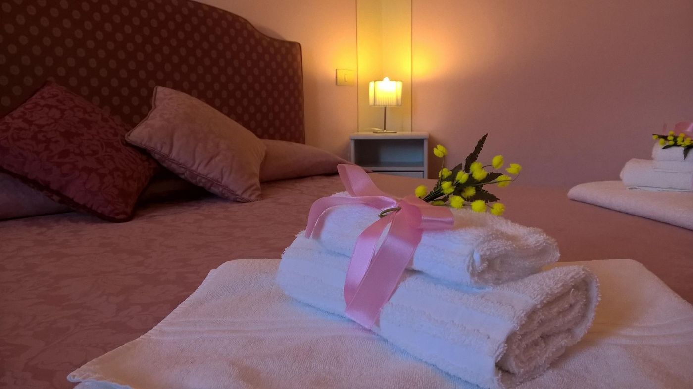 B---B-La-Mimosa-Room-35