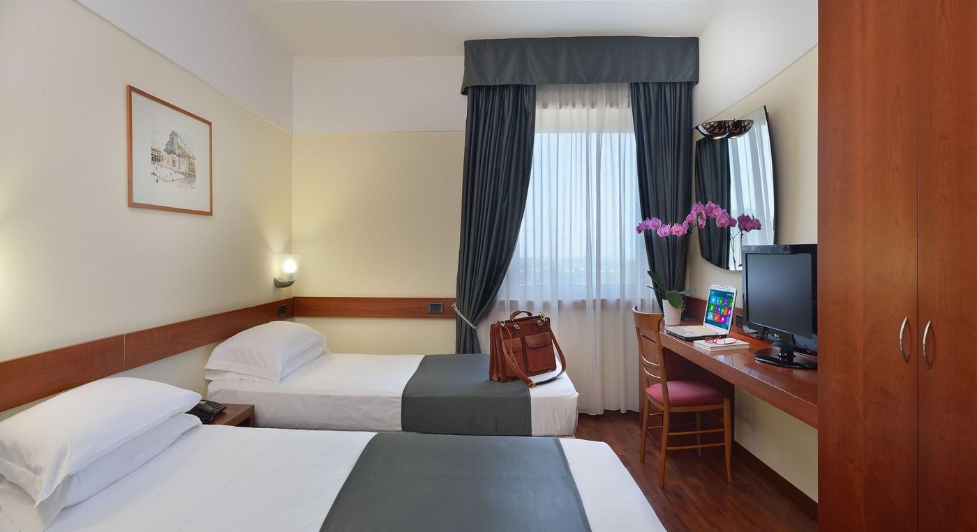 Hotel Bologna Airport - Italy - Bologna - Room - 5