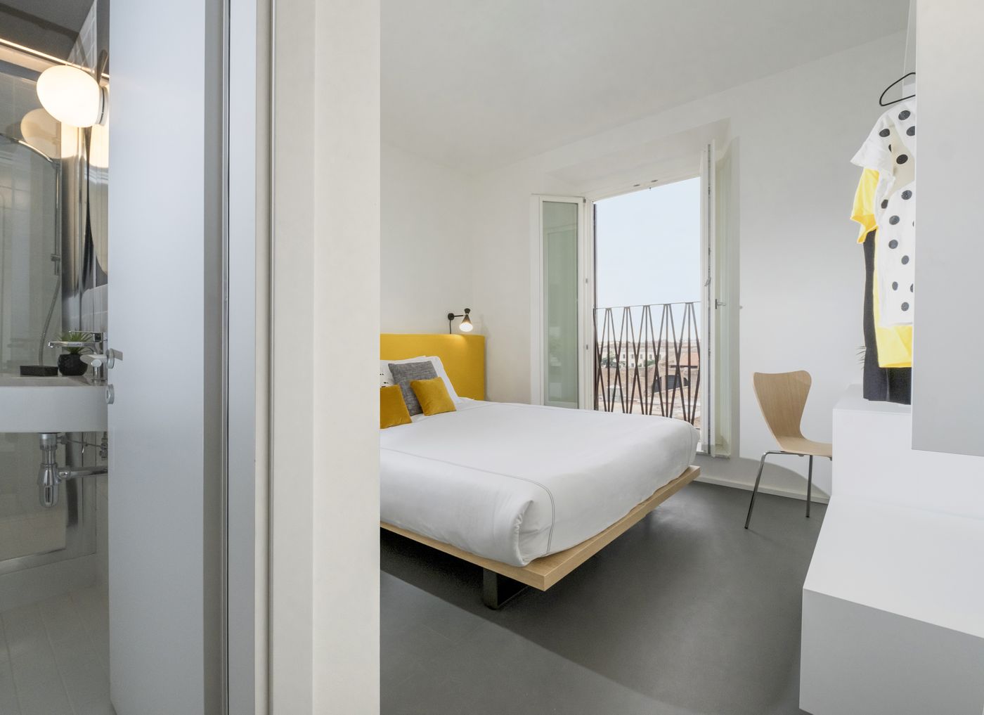 Camplus-Hotel-Roma-Centro-Room-12