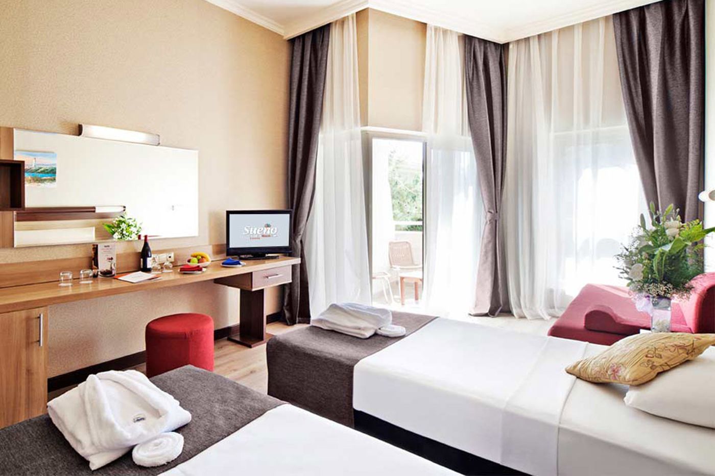 Sueno-Hotels-Beach-Side-Room-30