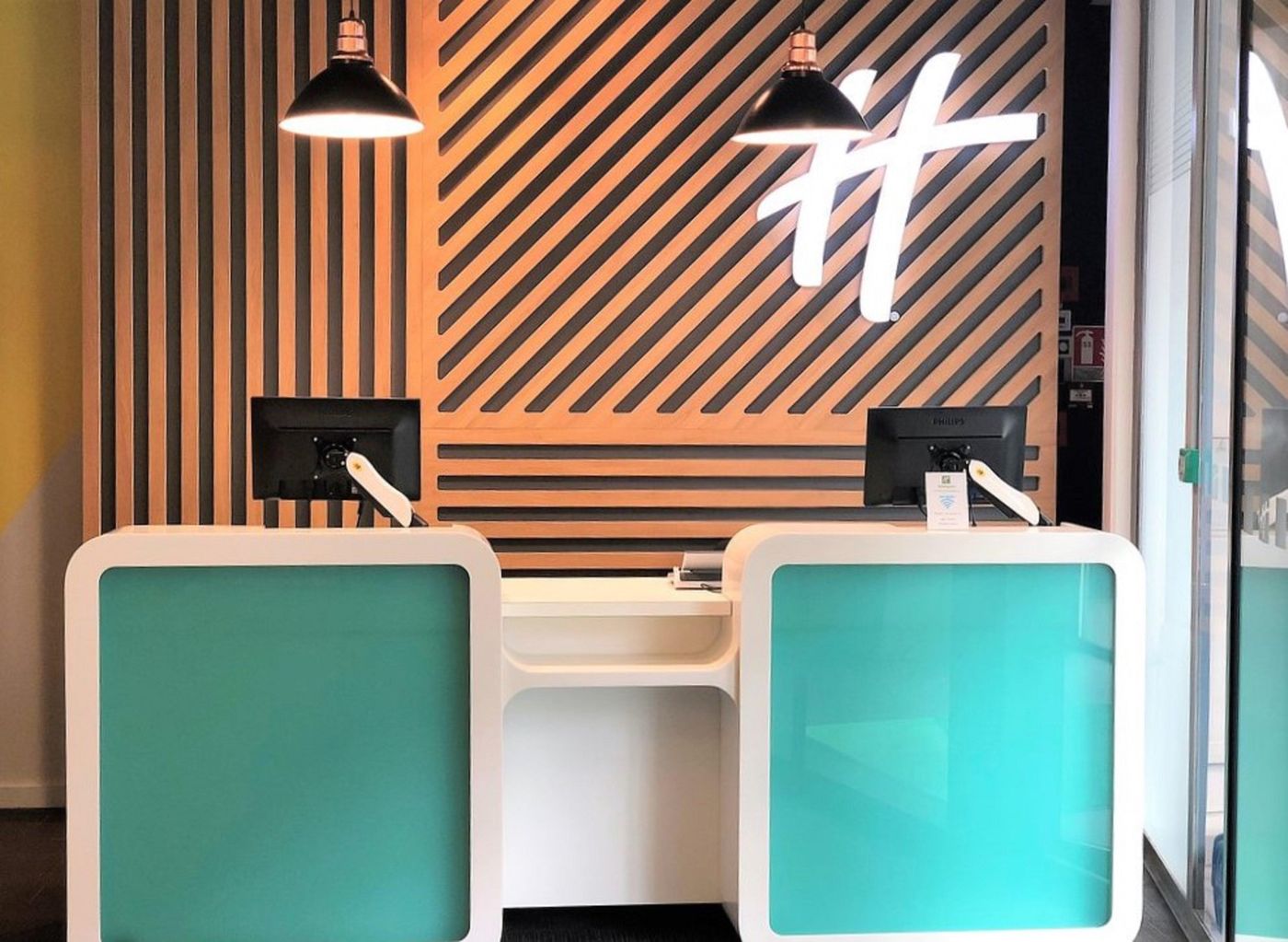 Holiday-Inn-Paris-Opera---Grands-Boulevards-Lobby-24