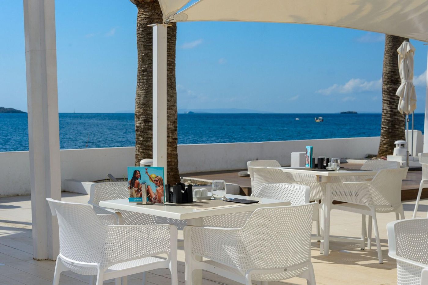 Apartamentos-Playasol-Jabeque-Dreams-Bar-40