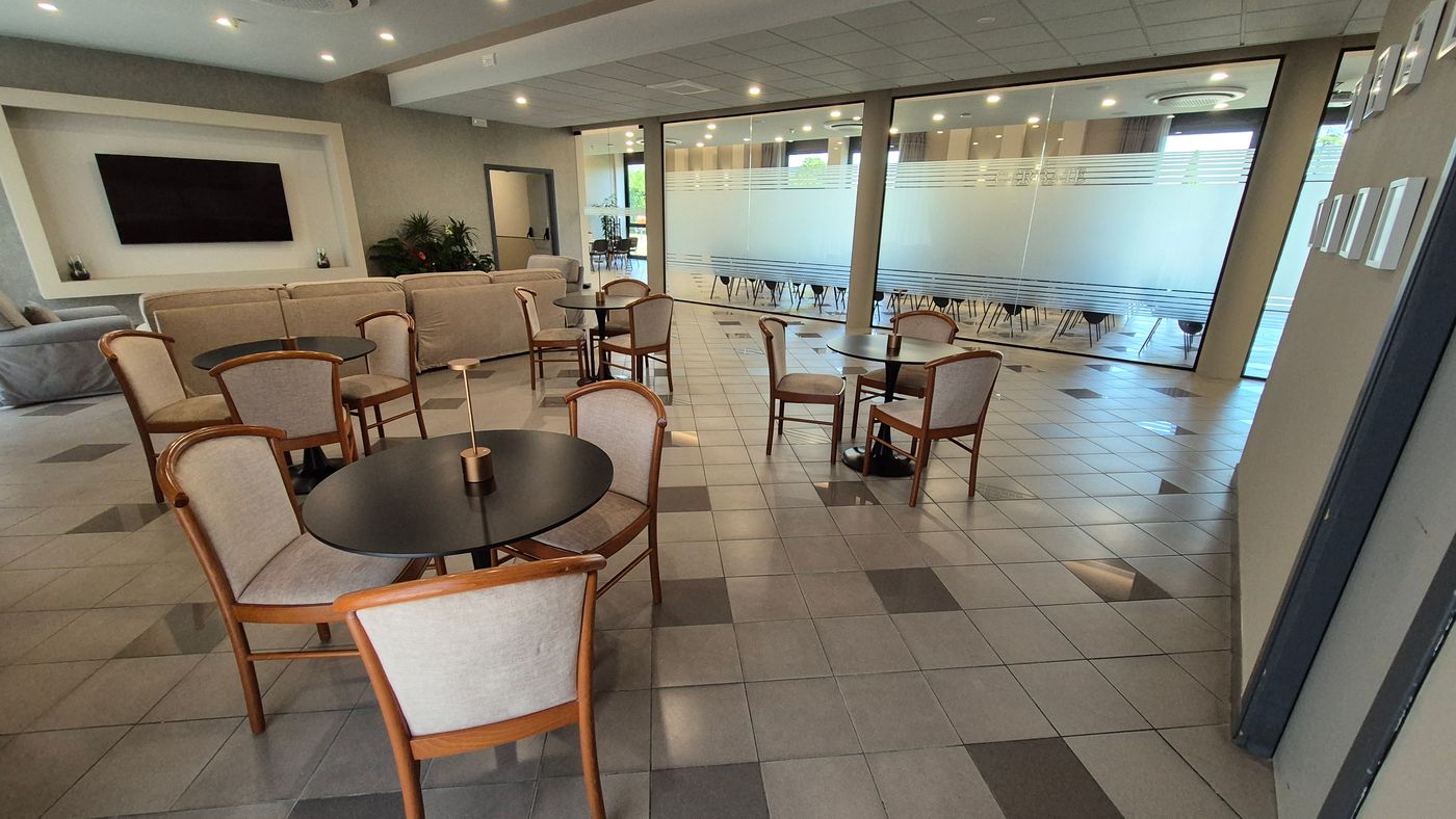 Le Cerbaie-Italy-ALTOPASCIo-Lobby-5