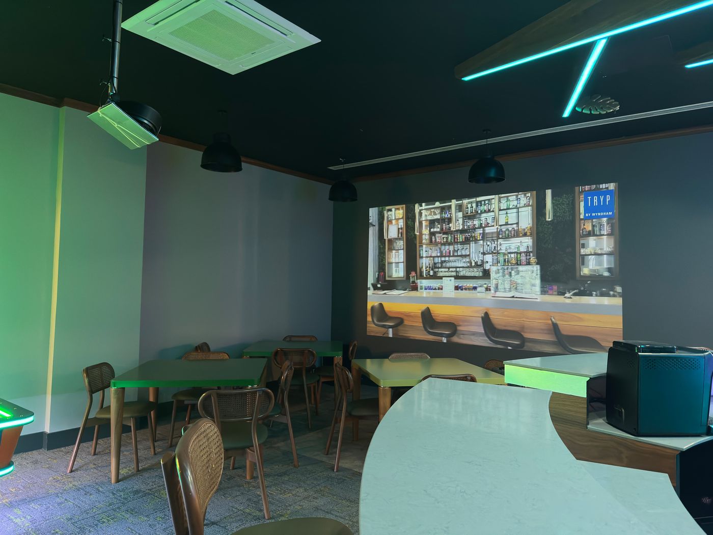 TRYP-by-Wyndham-Istanbul-Topkapi-Sports-and-Entertainment-21