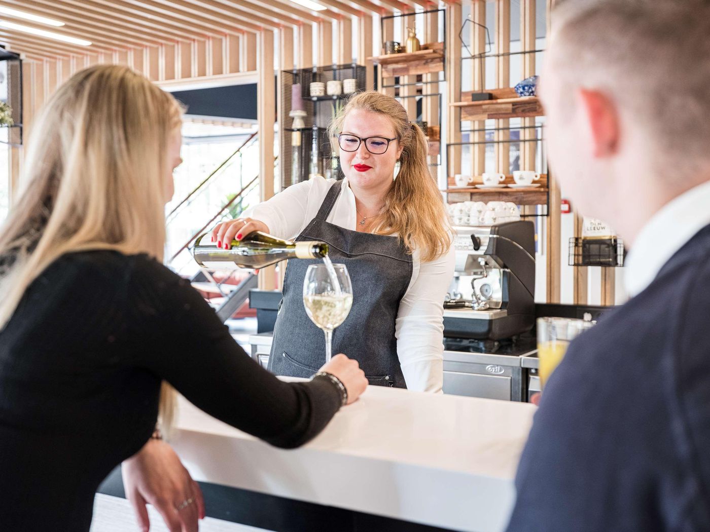 Executive-Residency-by-Best-Western-Amsterdam-Airport-Bar-32