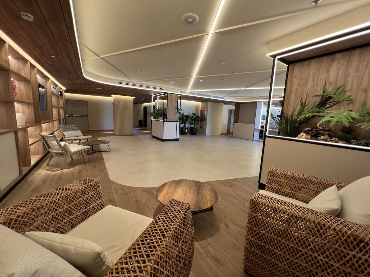 Primavera-Park-Lobby-33