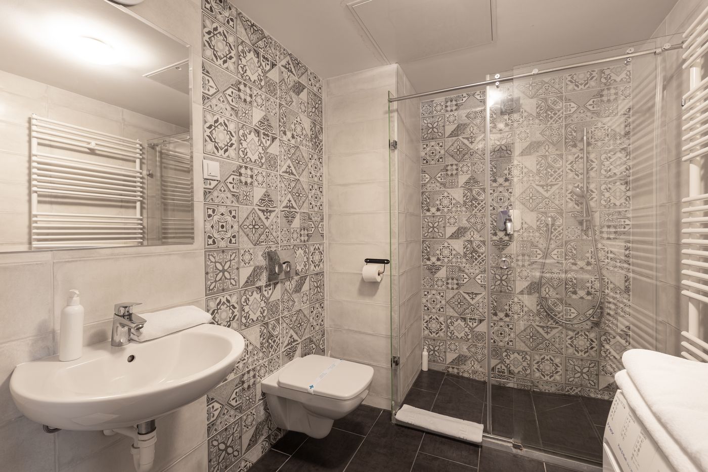 Vagabond-Broadway-Room-45