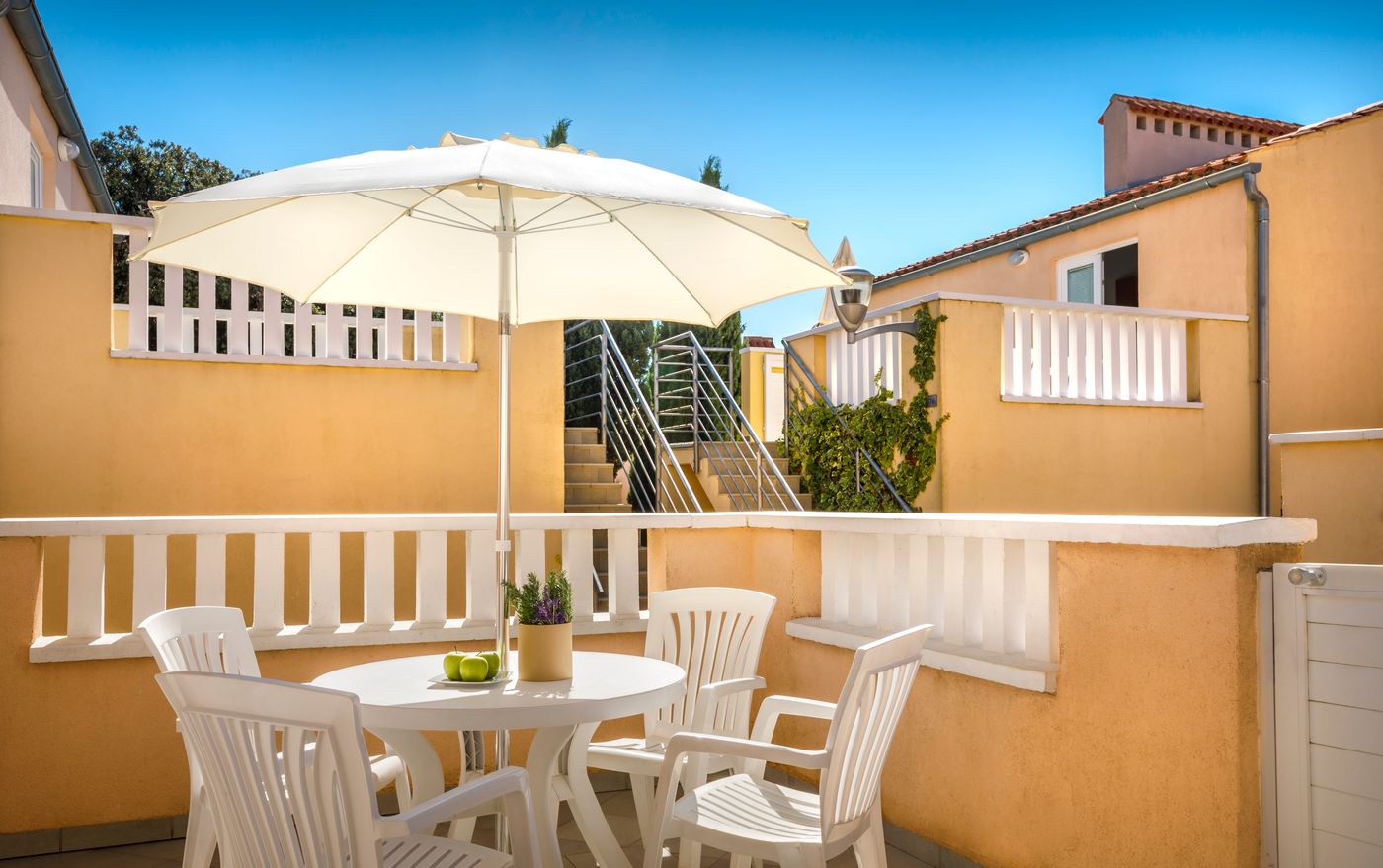 Maistra-Select-Amarin-Resort-Room-18