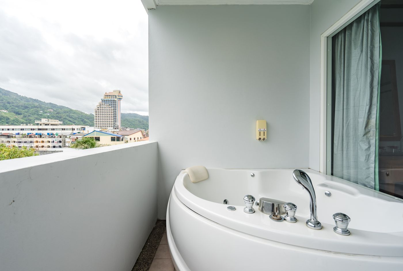 Patong-Pearl-Resortel-Phuket-Room-42