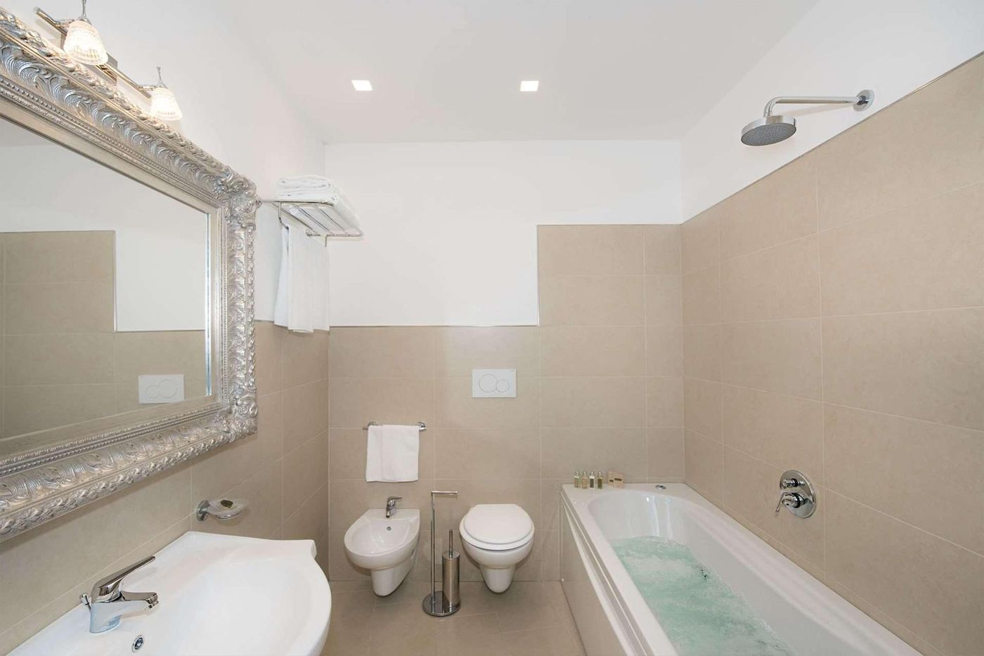 Hotel-Villa-Gabrisa-Room-33