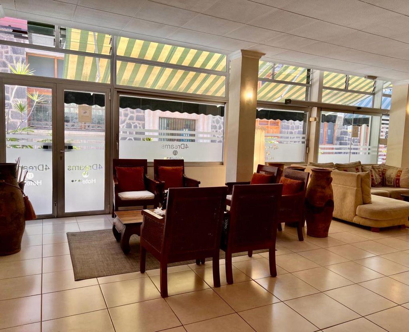 4Dreams-Hotel-Chimisay-Lobby-37