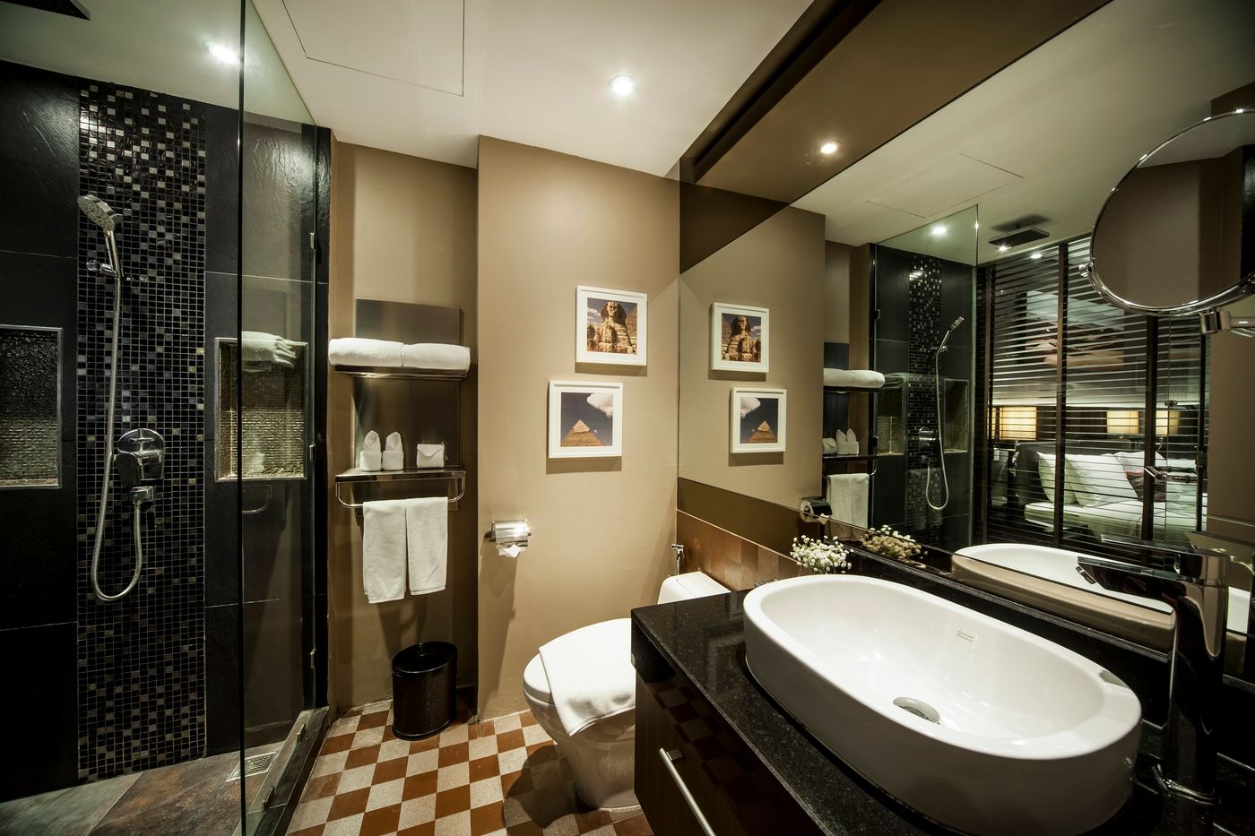 The-Continent-Hotel-Sukhumvit---Asok-BTS-Bangkok-Room-42