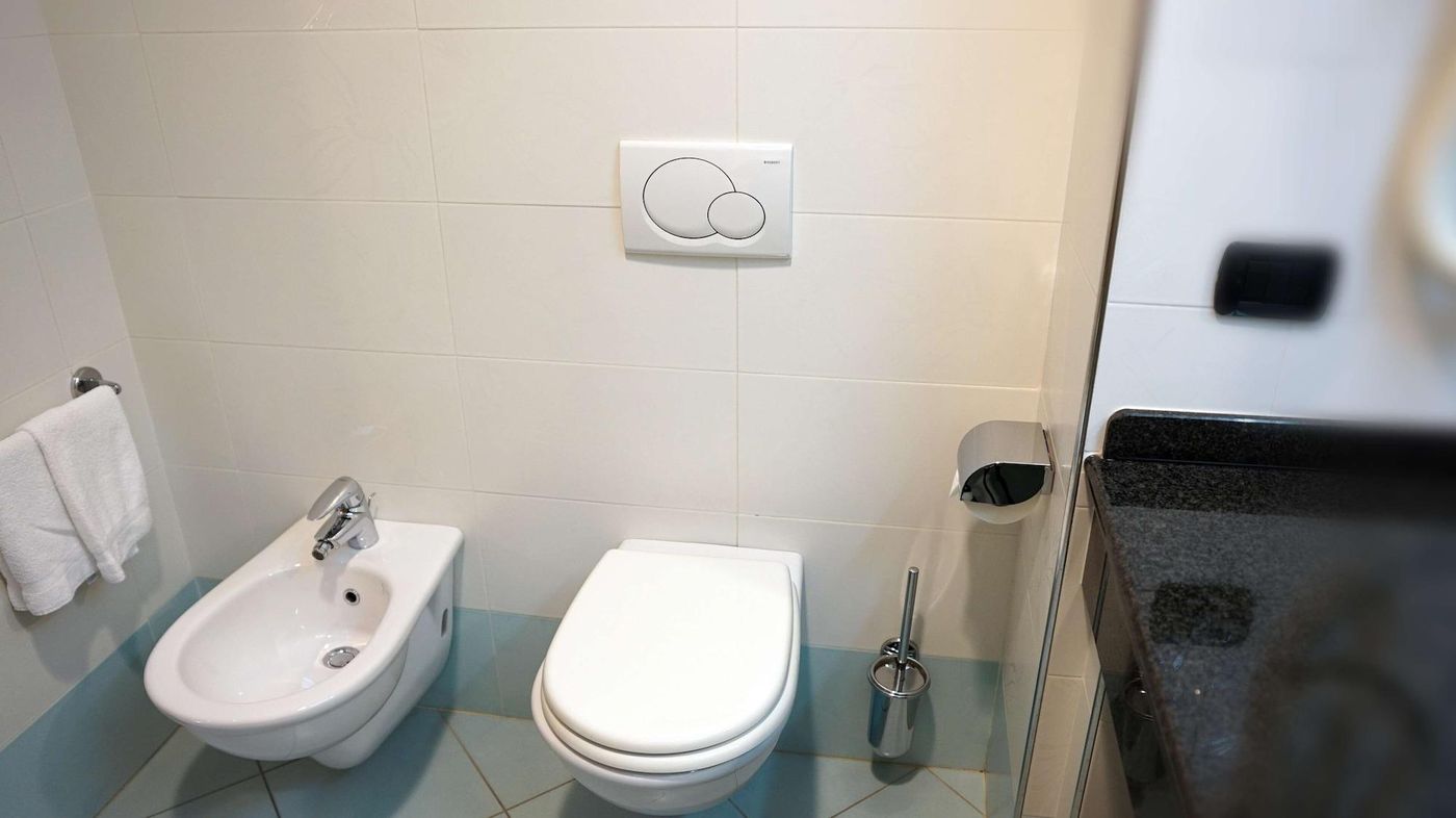 Garden-Hotel-Room-10