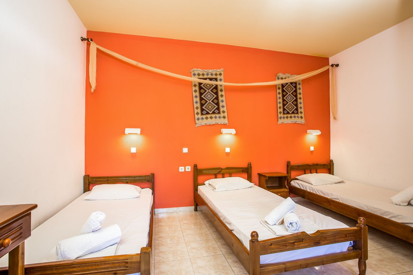 Vickys-Studios-Room-32