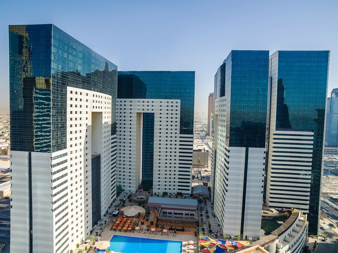 Ezdan-Hotel-West-Bay-General-view-1