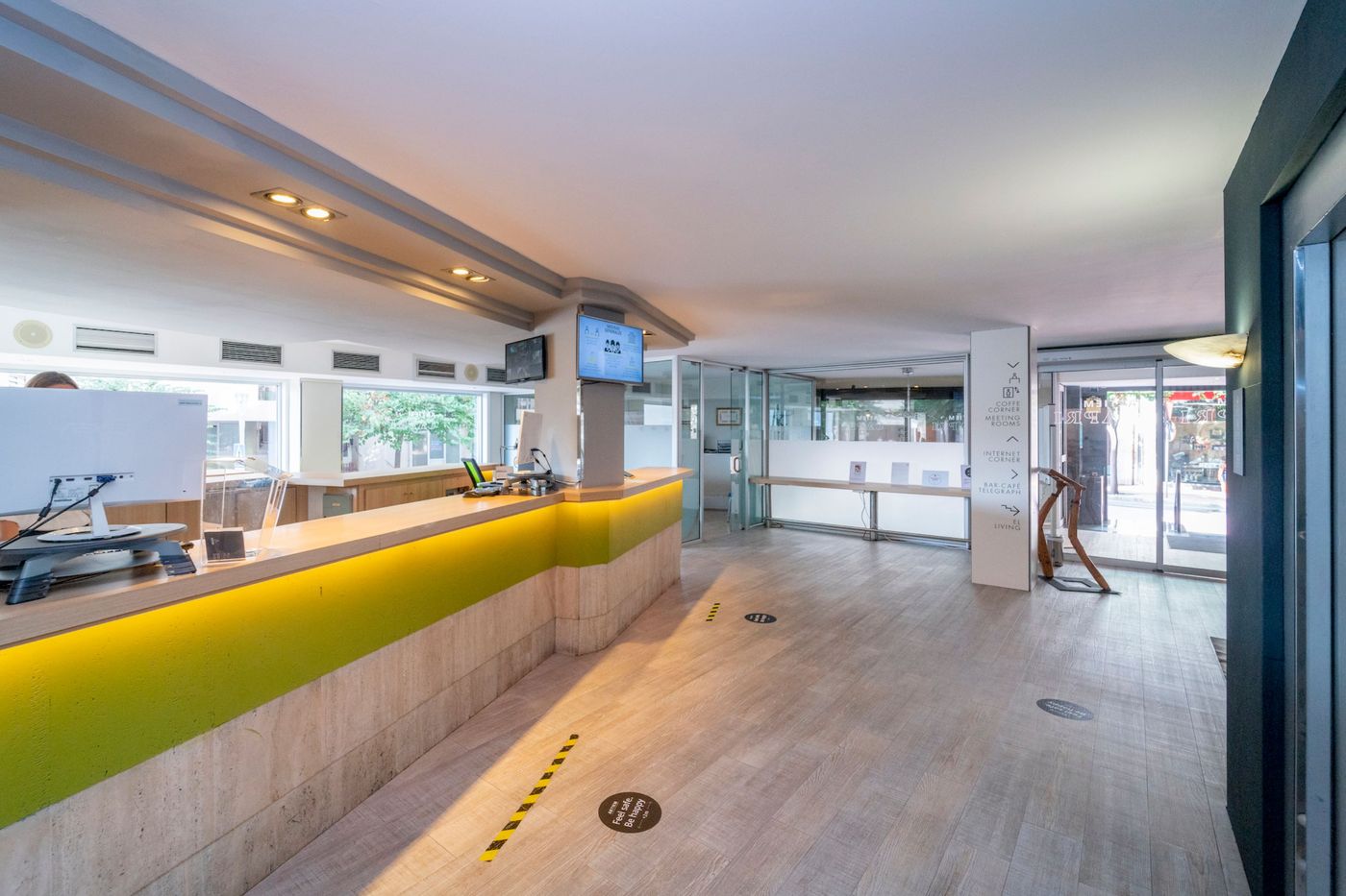 Artiem-Capri-Lobby-35