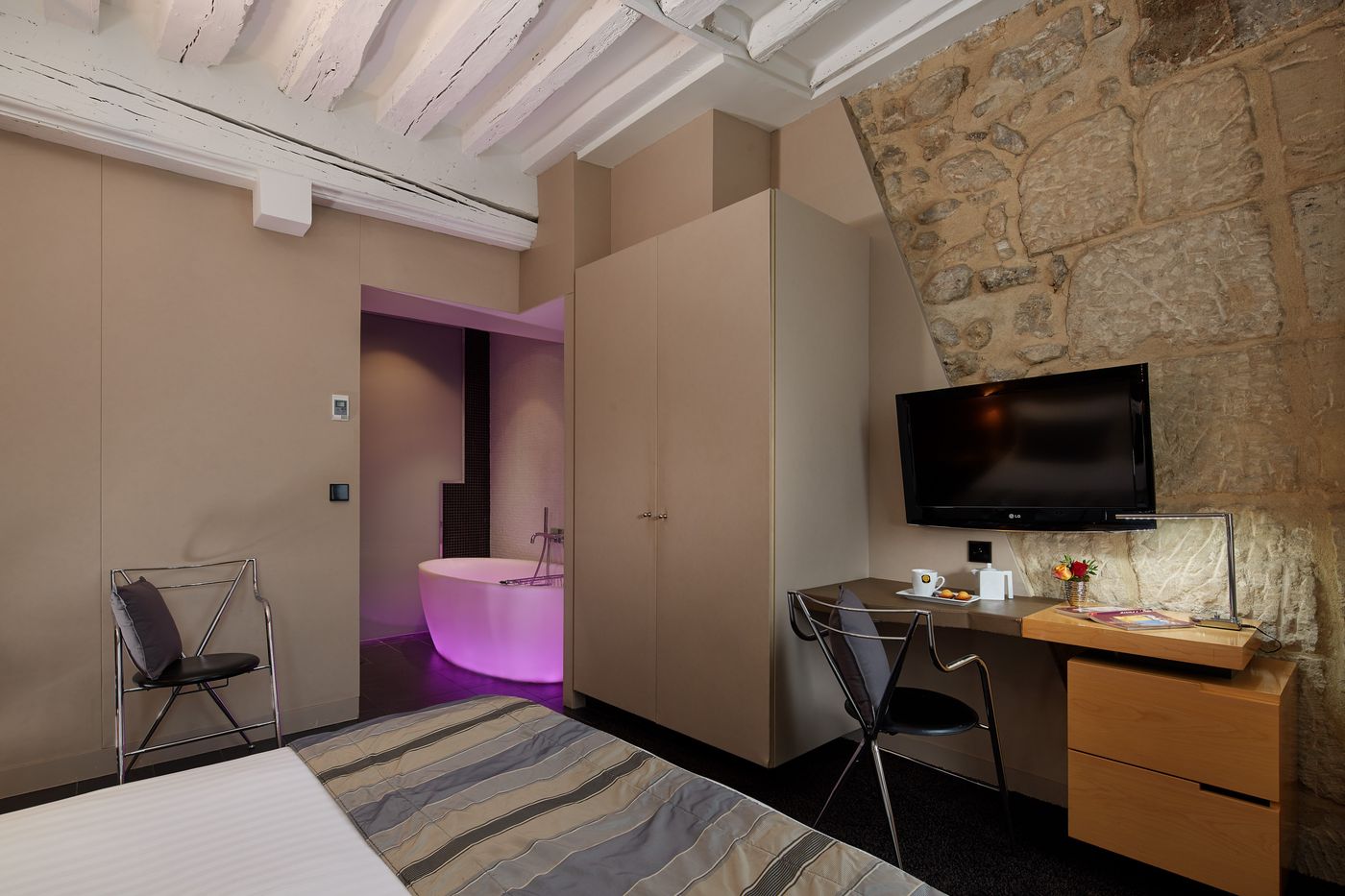 Hotel-Notre-Dame-Maitre-Albert-Room-8