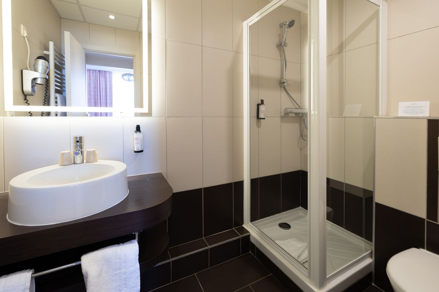 Hotel Vacances Bleues Le Balmoral-France-MENTON-Room-9