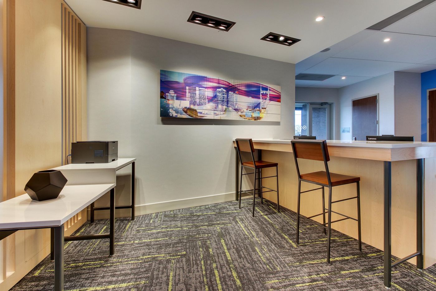 Holiday Inn Express & Suites Nashville Metrocenter-United States-Nashville-Lobby-9