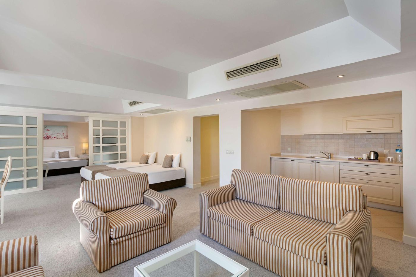 Seven-Seas-Hotel-Blue-Room-49