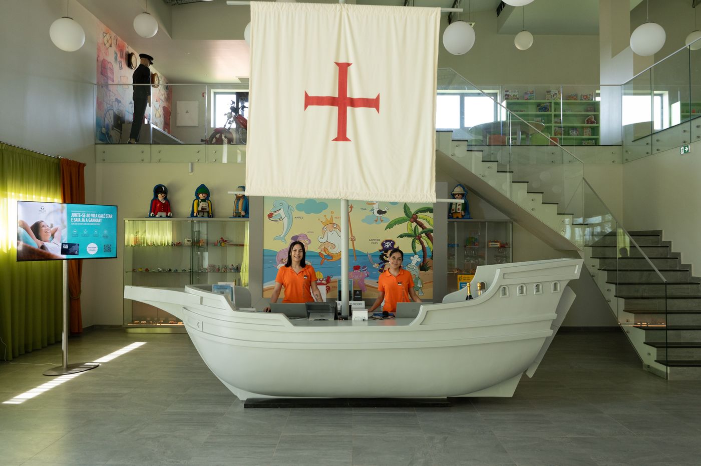 Vila-Gale-Nep-Kids-Lobby-19