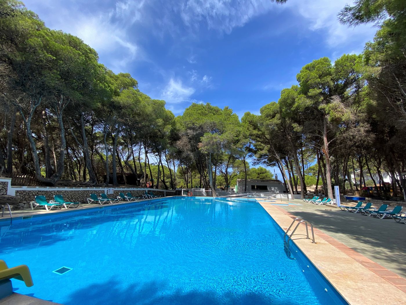 Aparthotel-Sol-Parc-Pool-2