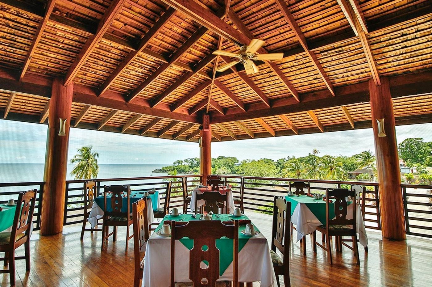 Grafton-Beach-Resort-Restaurant-9