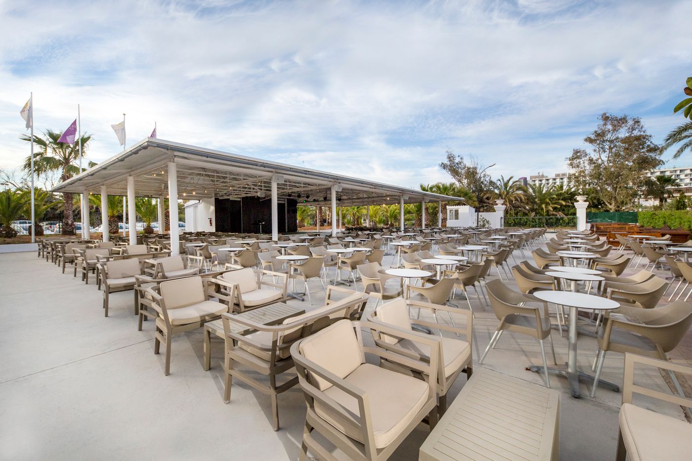 Club-Bahamas-Ibiza-Terrace-14