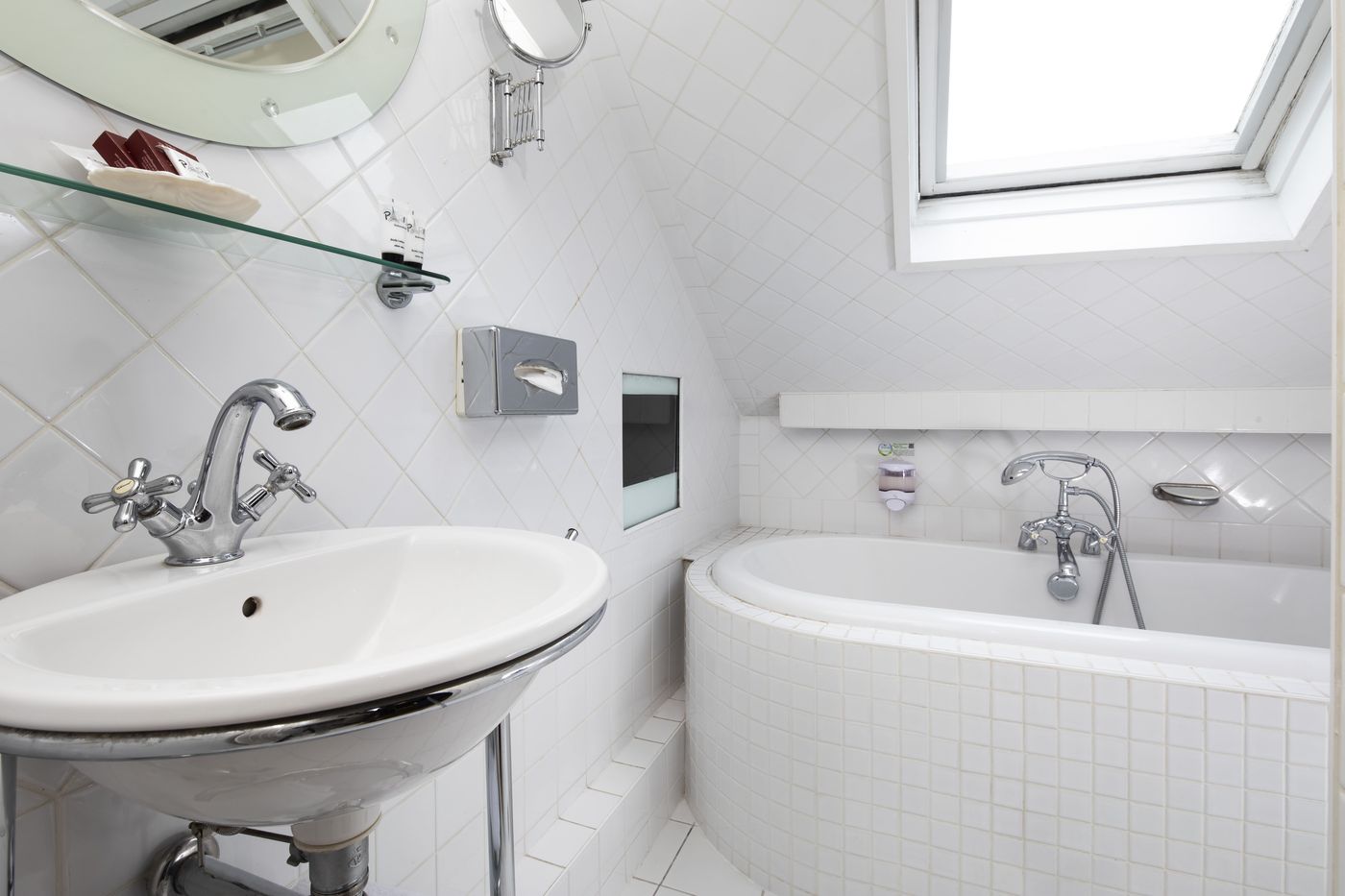 Elysees-Hotel-General-view-35