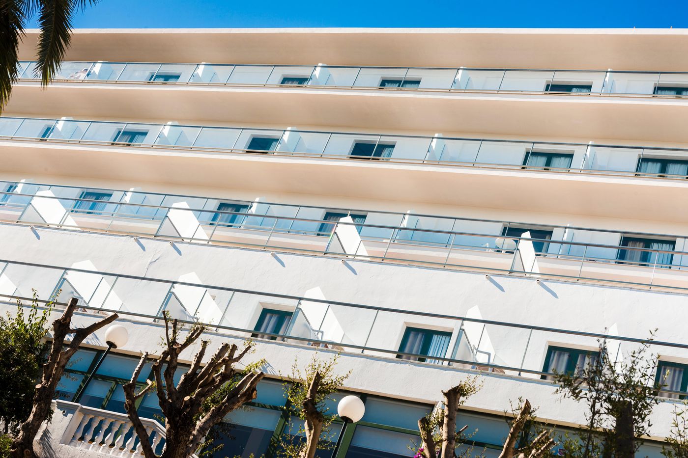 Globales-Cala------n-Blanes-General-view-7