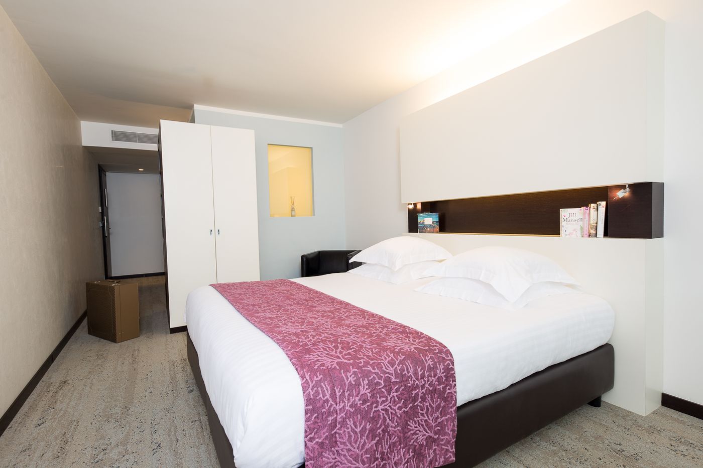 Royal-Antibes-Room-16