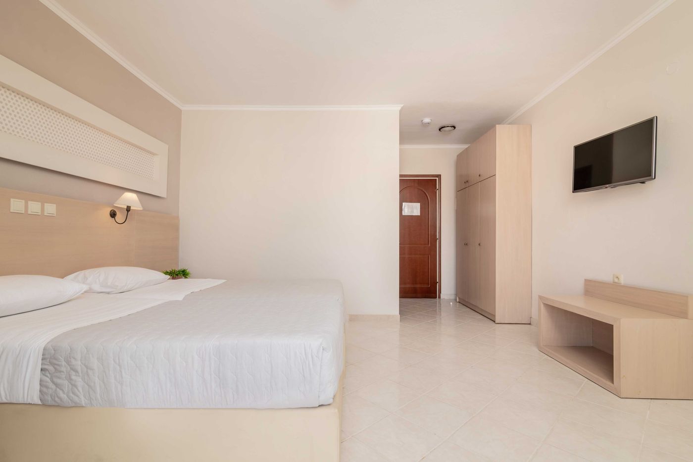 Karras-Hotel-Room-33