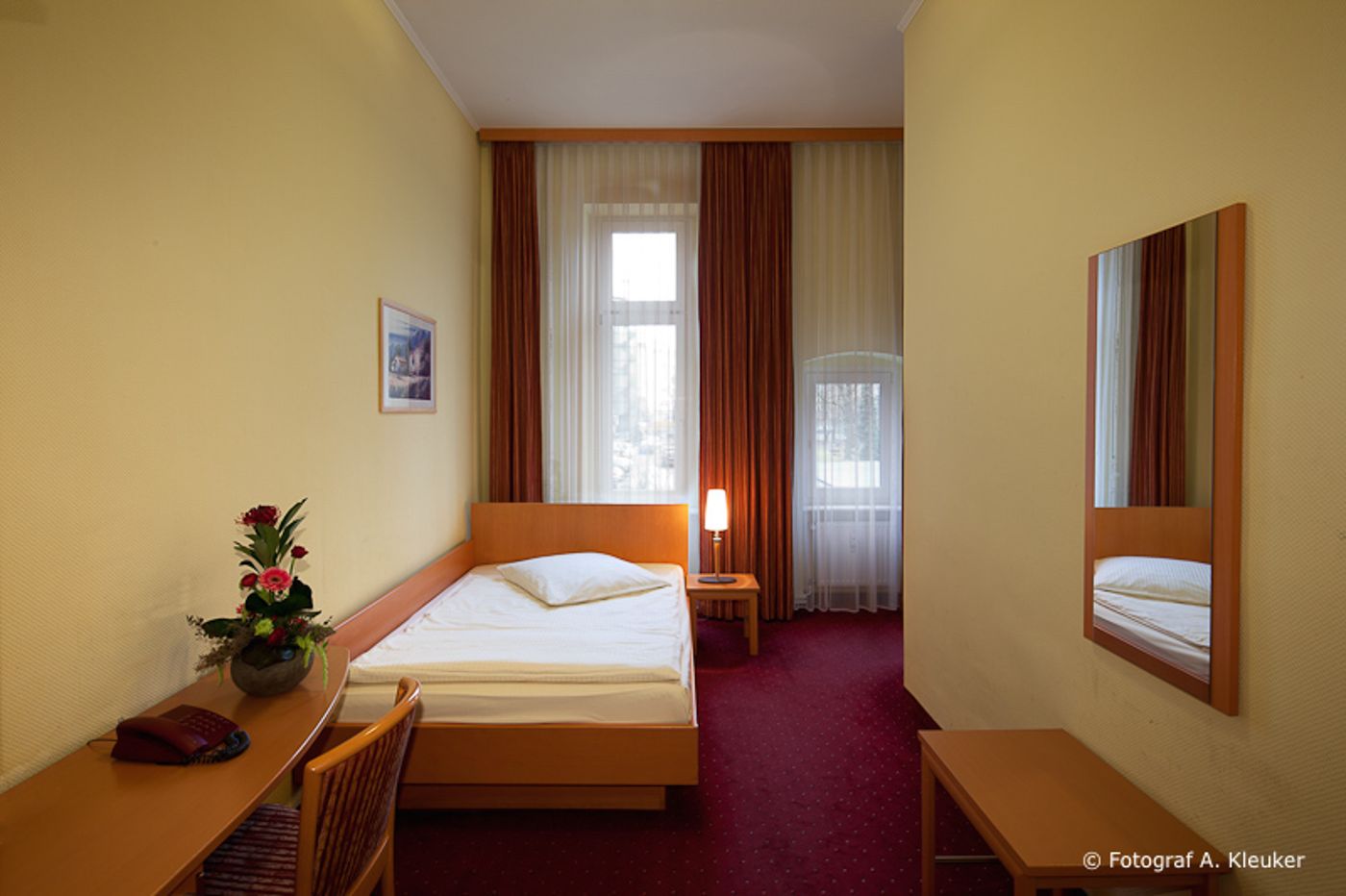 Air-in-Berlin-Hotel-Room-12