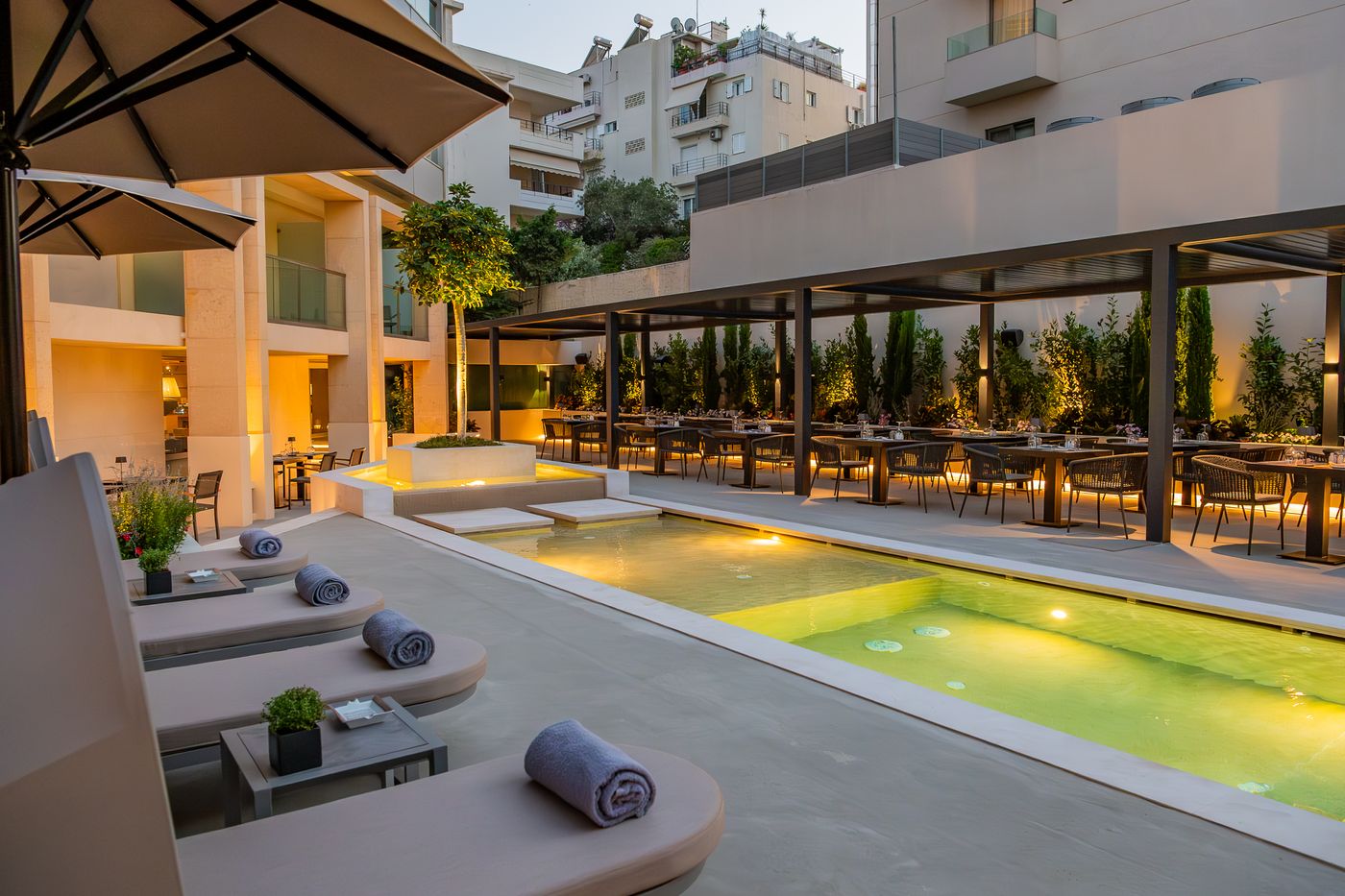 Divani-Escape-Pool-3