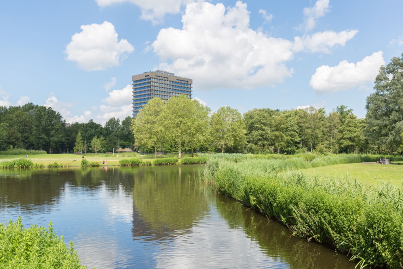Leonardo-Hotel-Amsterdam-Rembrandtpark-General-view-1