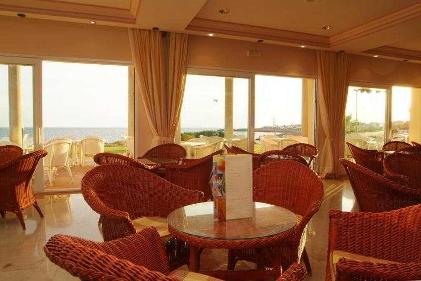 Grupotel-Tamariscos-Bar-24