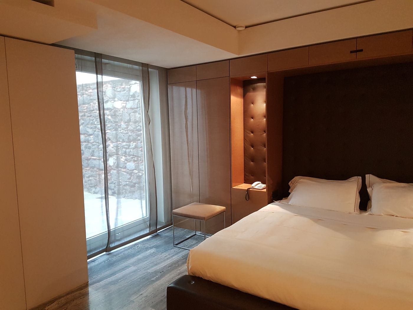 Romano-House-Room-14