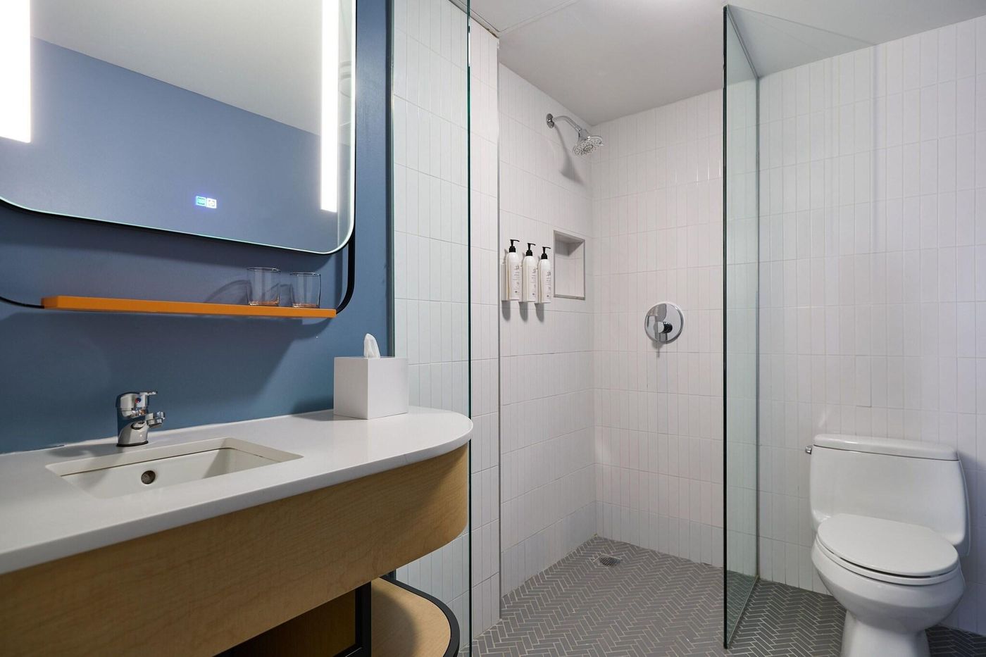 Delta-Hotels-New-York-Times-Square-Room-24