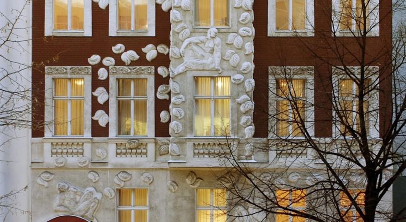 Air-in-Berlin-Hotel-General-view-1