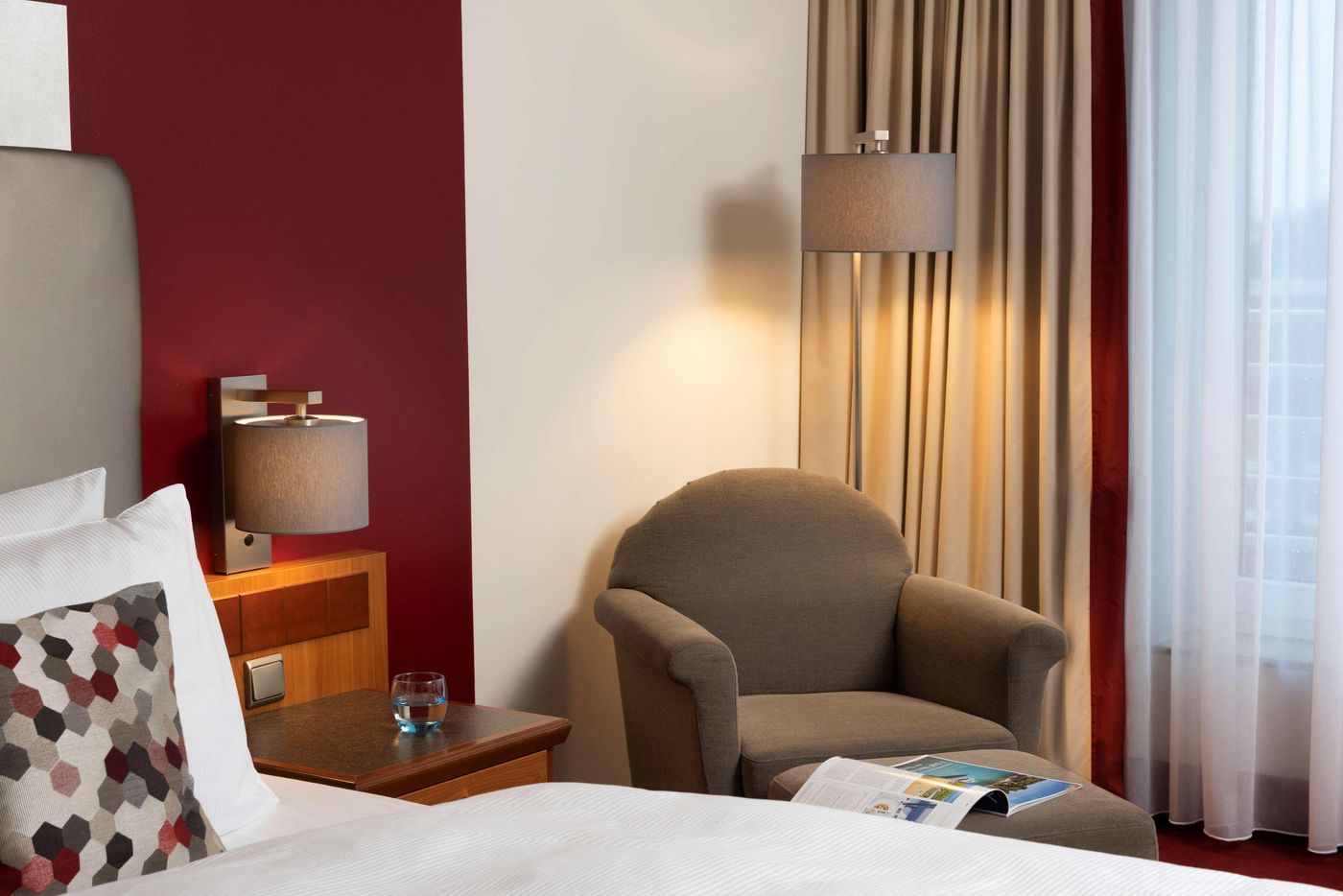 Dorint An den Westfalenhallen Dortmund-Germany-DORTMUND-Room-7