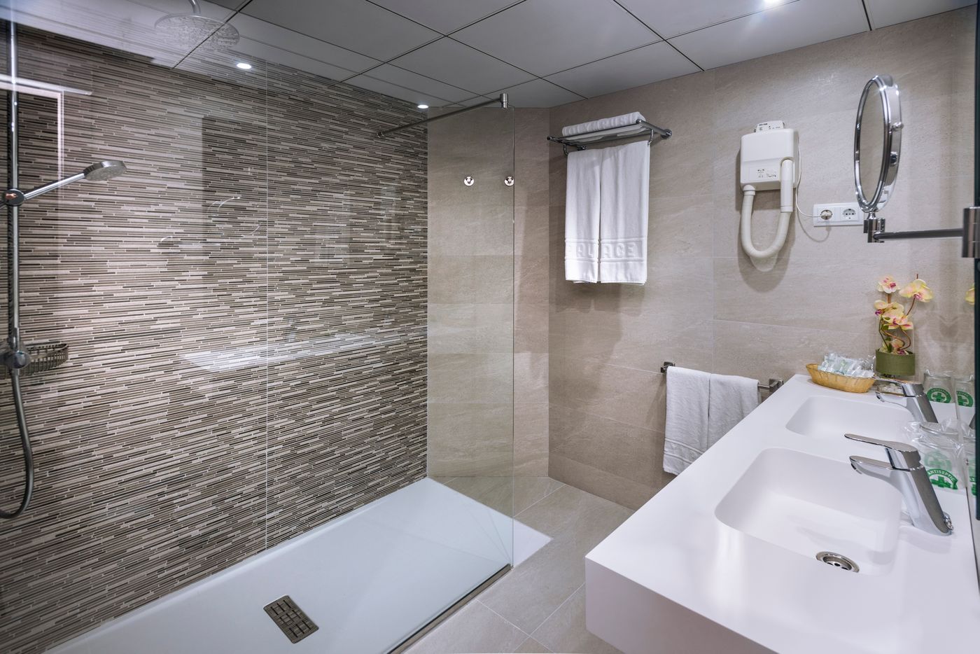 Olympus-Palace-Hotel-Room-30