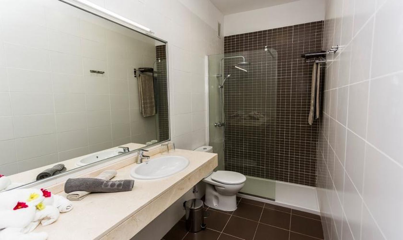 Coral-Los-Alisios-Room-37