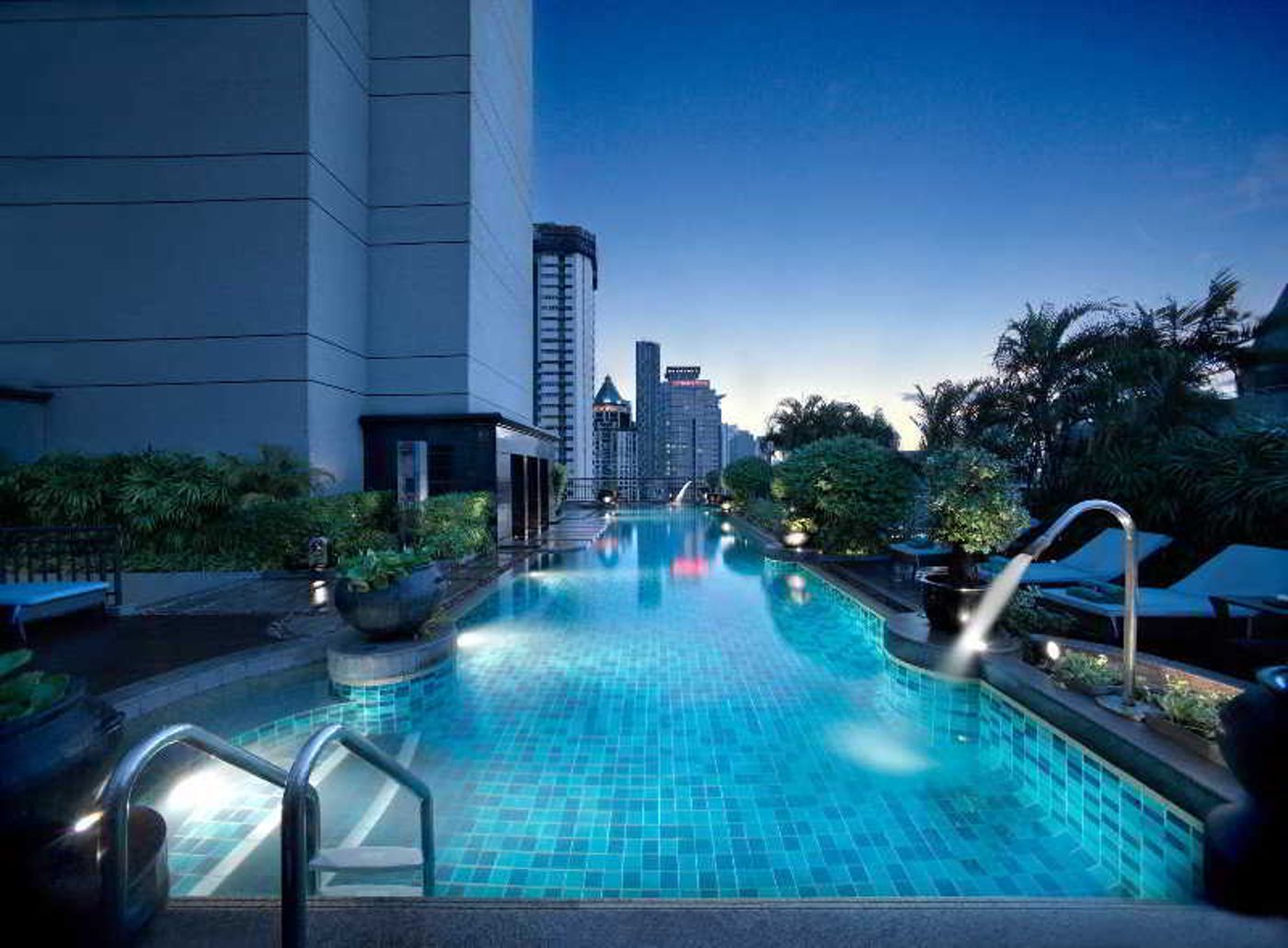 Banyan-Tree-Bangkok-Pool-5