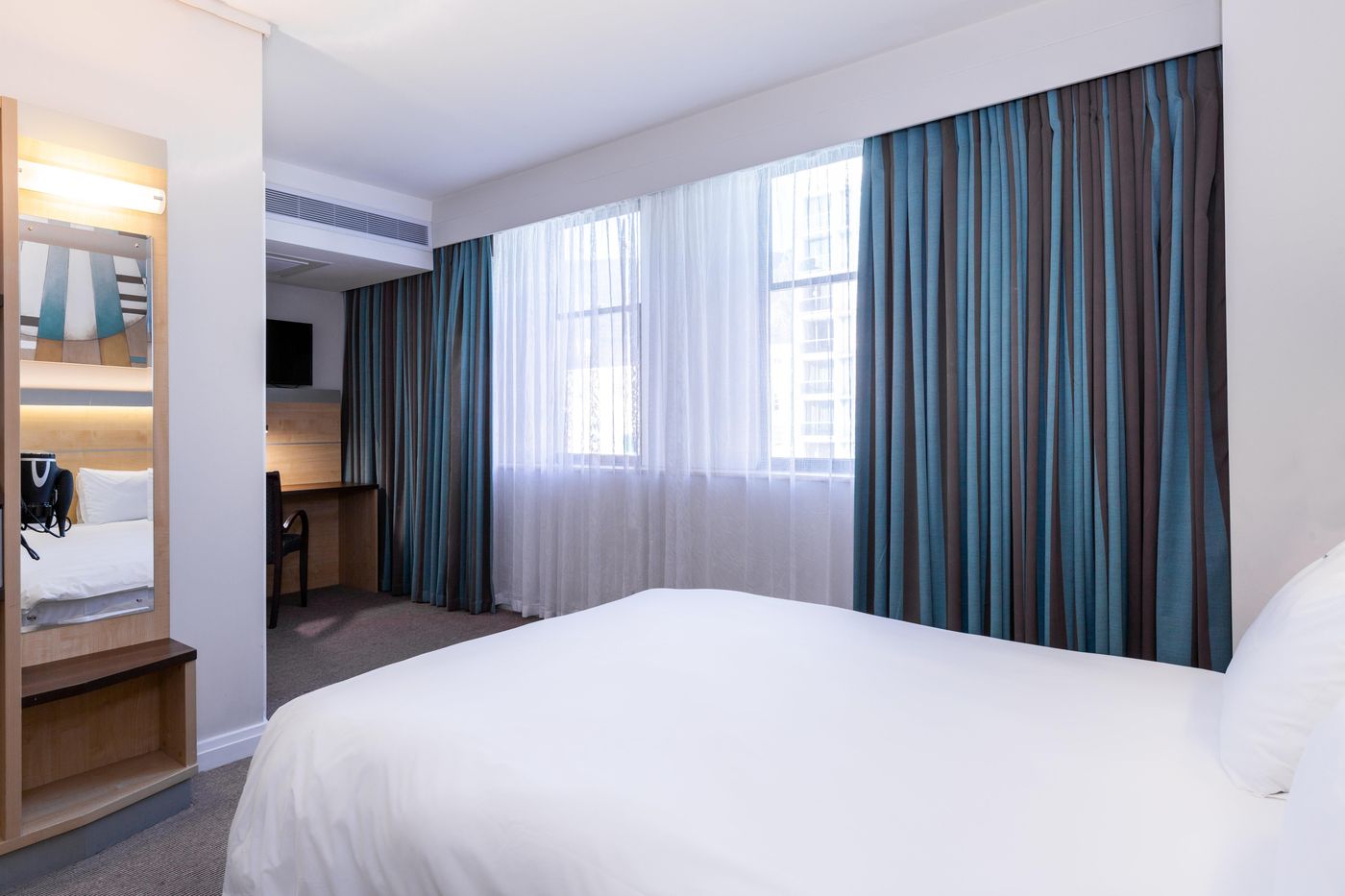 Holiday-Inn-Express-Cape-Town-City-Centre-Room-36