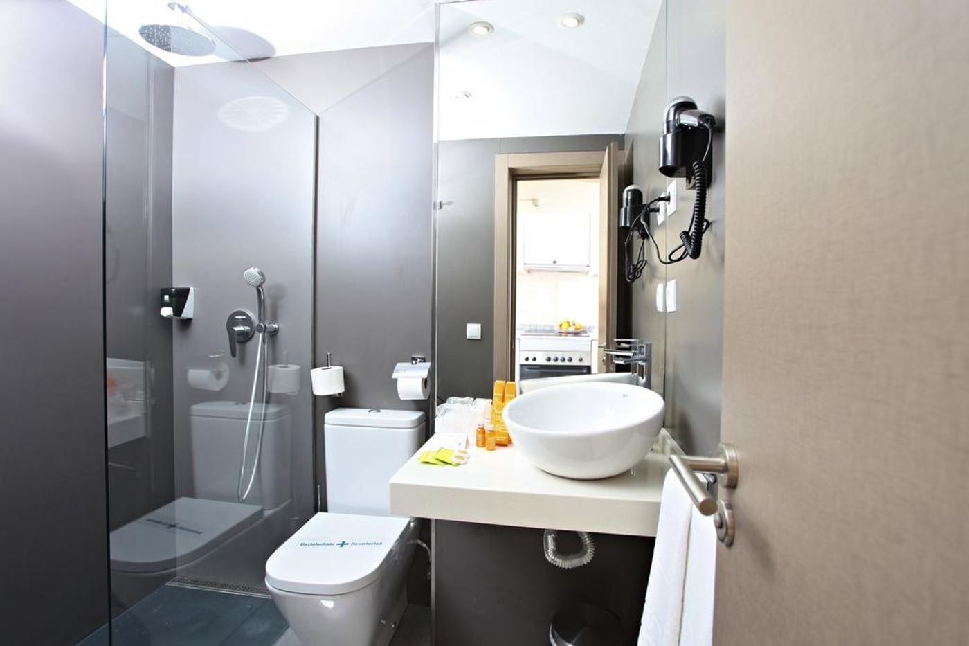 Flamingo-Beach-Resort---Adults-Recommended-Room-34