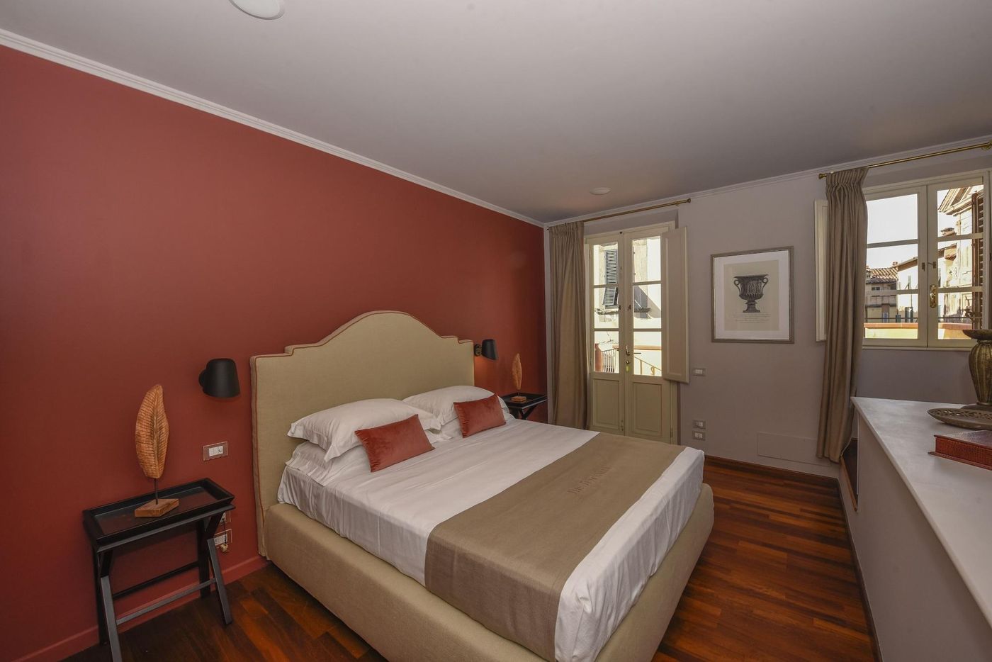 The-Tuscanian-Hotel-Room-19